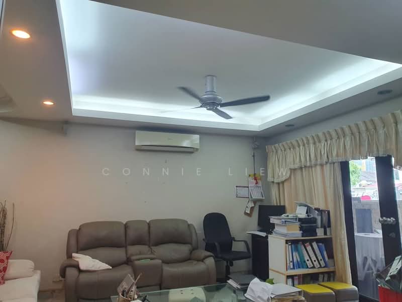 2-storey Terraced House for Sale in BANDAR PUCHONG JAYA (Puchong) - Connie Liew - Living Room - PropertyGuru.com.my