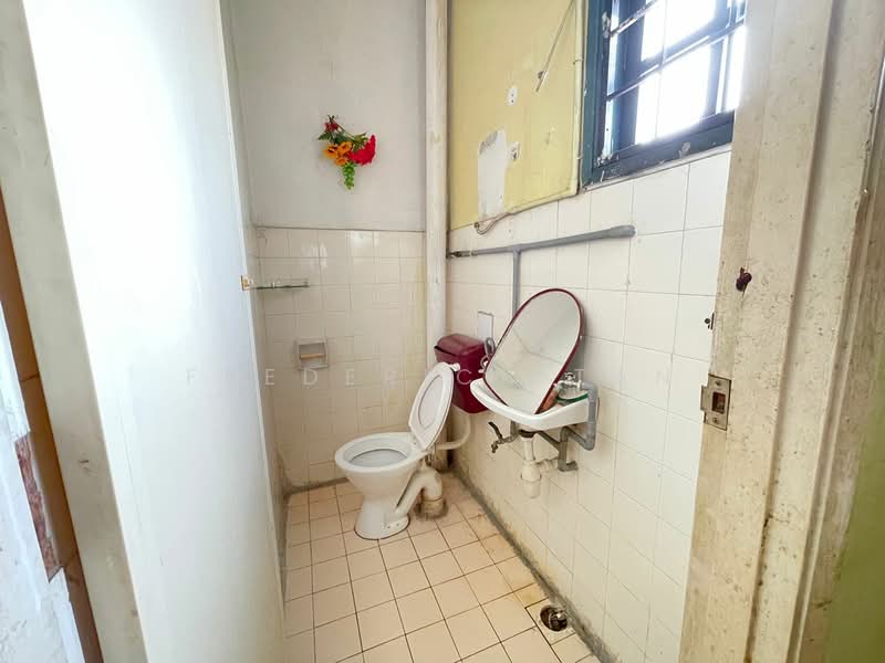 2-storey Terraced House for Sale in Kampung Batu Muda (Batu Caves) - Frederick Tan - Bathroom - PropertyGuru.com.my