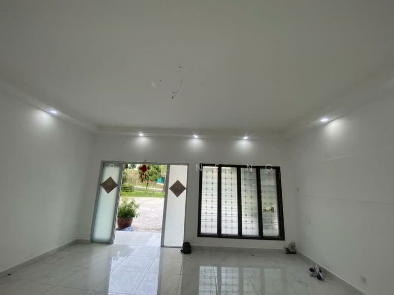 Bungalow for Rent in Taman Tanjung Puteri Resort (Pasir Gudang) - Pauline Ng - Living Room - PropertyGuru.com.my
