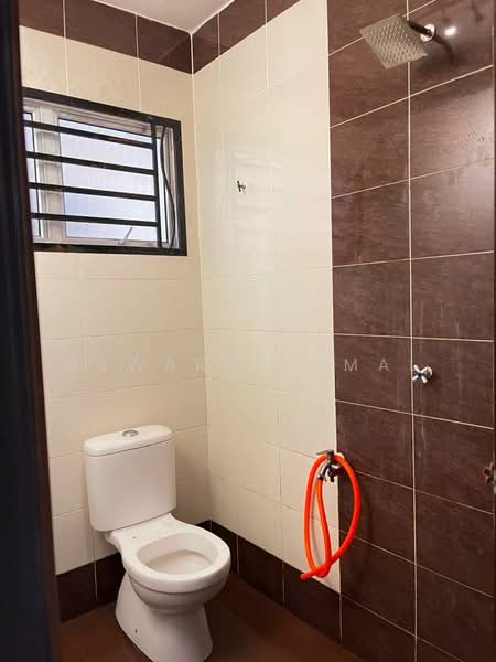 1-storey Terraced House for Sale in Taman Nusa Intan (Senawang) - Asward Kamal - Bathroom - PropertyGuru.com.my