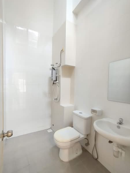 Rumah Kluster untuk Disewa di Seksyen U13 (Setia Alam) - Annie Kho - Bathroom - PropertyGuru.com.my