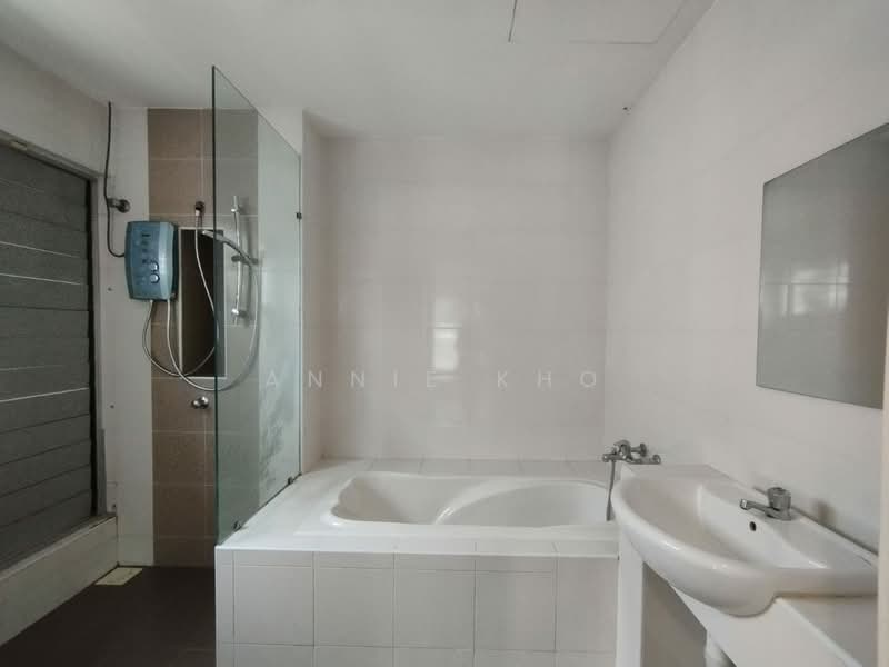 Rumah Kluster untuk Disewa di Seksyen U13 (Setia Alam) - Annie Kho - Bathroom - PropertyGuru.com.my