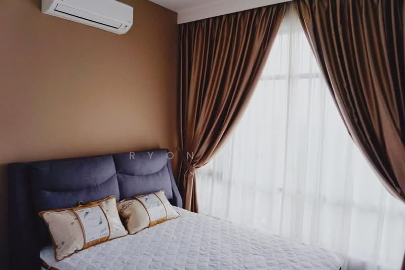 Servis Apartment untuk Dijual di Molek Regency - Ryon Teh - Bedroom - PropertyGuru.com.my