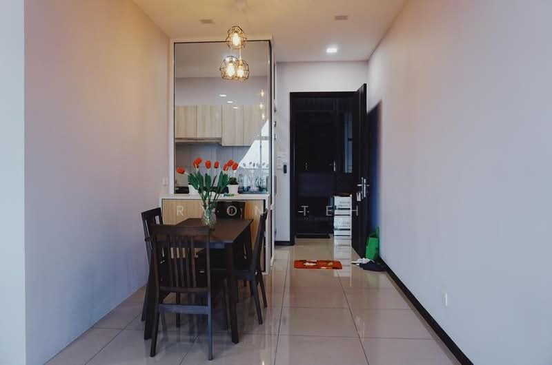 Servis Apartment untuk Dijual di Molek Regency - Ryon Teh - Dining Room - PropertyGuru.com.my