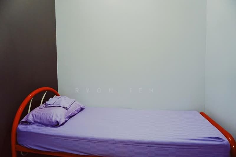 Servis Apartment untuk Dijual di Molek Regency - Ryon Teh - Bedroom - PropertyGuru.com.my