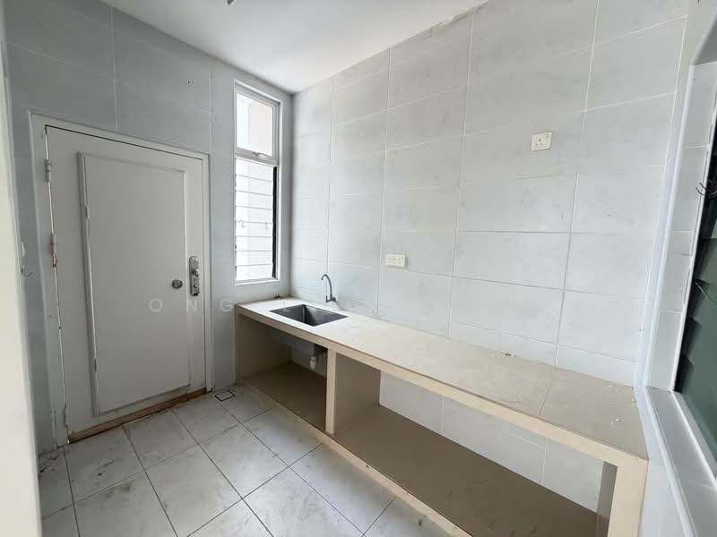 Cluster House for Sale in Skudai (Johor) - Ong Lih Shyan - Kitchen - PropertyGuru.com.my