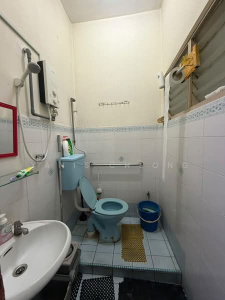 Terraced House for Sale in Taman Wangsa Permai (Kepong) - Yanis Cheong - Bathroom - PropertyGuru.com.my