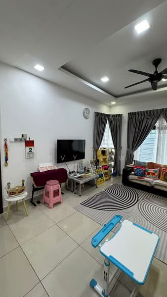 Rumah Kluster untuk Dijual di Taman Mutiara Mas (Skudai) - Savy Law - Living Room - PropertyGuru.com.my
