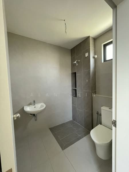 2-storey Terraced House for Sale in Bandar Gamuda Gardens (Rawang) - Alan Chin - Bathroom - PropertyGuru.com.my