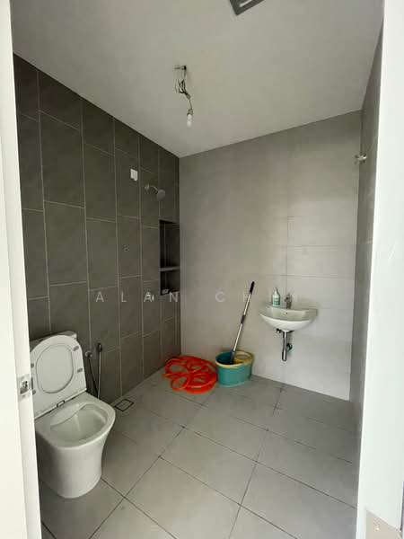 2-storey Terraced House for Sale in Bandar Gamuda Gardens (Rawang) - Alan Chin - Bathroom - PropertyGuru.com.my
