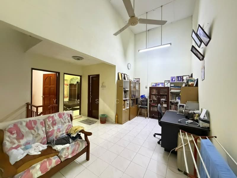 Rumah Teres 2 Tingkat untuk Dijual di Taman Wangsa Permai (Kepong) - Yanis Cheong - Living Room - PropertyGuru.com.my