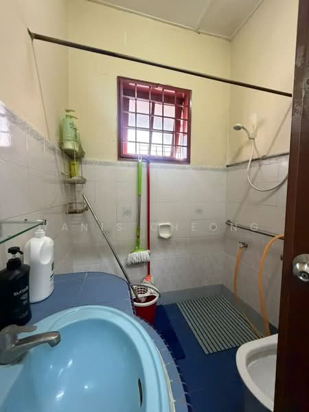 Rumah Teres 2 Tingkat untuk Dijual di Taman Wangsa Permai (Kepong) - Yanis Cheong - Bathroom - PropertyGuru.com.my
