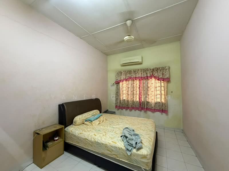 Rumah Teres 2 Tingkat untuk Dijual di Taman Wangsa Permai (Kepong) - Yanis Cheong - Bedroom - PropertyGuru.com.my