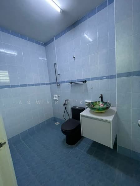 Terraced House for Sale in Nilai (Negeri Sembilan) - Asward Kamal - Bathroom - PropertyGuru.com.my