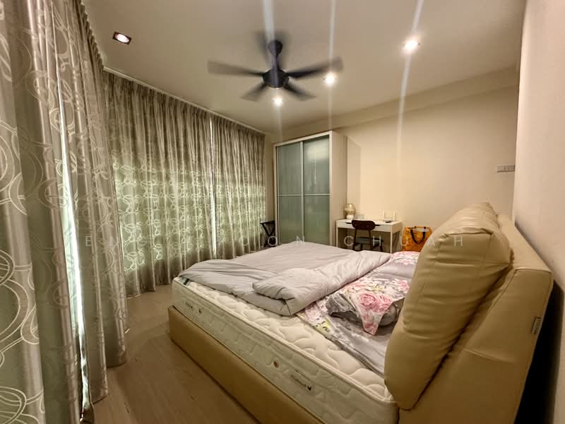 Kondominium untuk Dijual di The Brezza - Eng Khoon Chuah - Master Bedroom - PropertyGuru.com.my