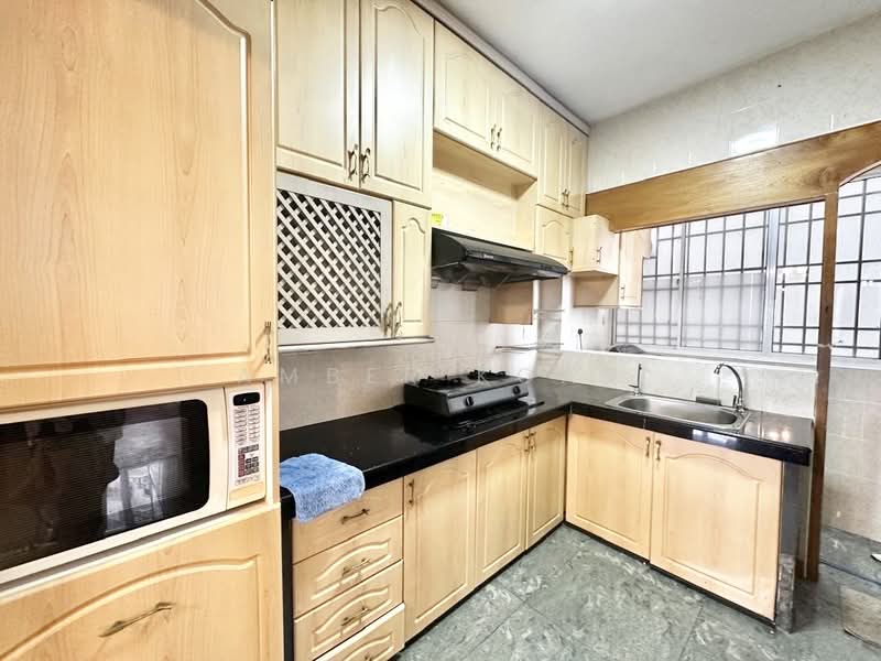 Condominium for Rent at Gurney Park Condominium - Amber Koay - Kitchen - PropertyGuru.com.my