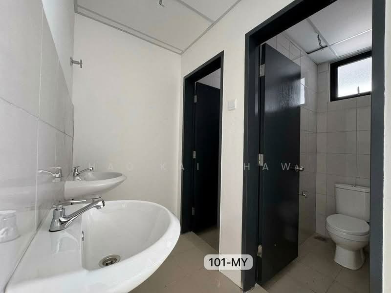 Kedai untuk Disewa di Bandar Bukit Tinggi (Klang) - Hao Kai Khaw - Bathroom - PropertyGuru.com.my