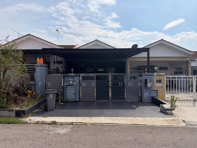 1-storey Terraced House for Sale in Taman Daya (Johor Bahru) - Fu Heng Chong - Exterior - PropertyGuru.com.my