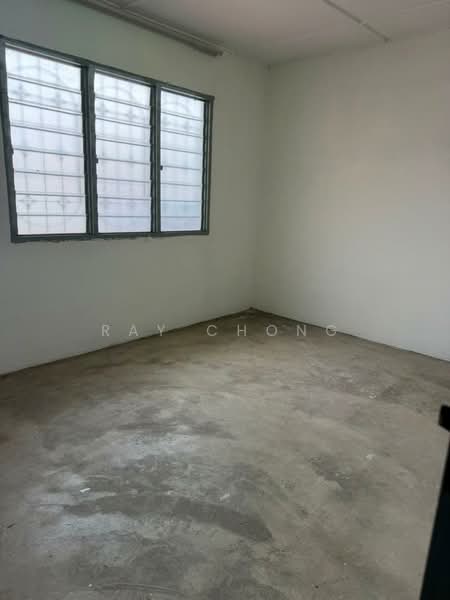Rumah Teres 2 Tingkat untuk Disewa di Taman Castlefield (Sri Petaling) - Ray Chong - Bedroom - PropertyGuru.com.my