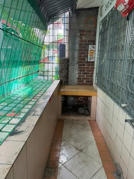 Rumah Teres 2 Tingkat untuk Disewa di Taman Castlefield (Sri Petaling) - Ray Chong - Kitchen Yard - PropertyGuru.com.my