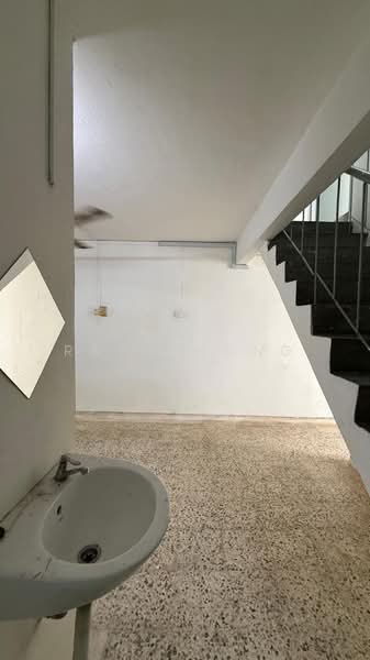 2-storey Terraced House for Rent in Taman Castlefield (Sri Petaling) - Ray Chong - Dining Room - PropertyGuru.com.my