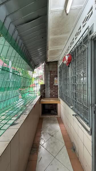 2-storey Terraced House for Rent in Taman Castlefield (Sri Petaling) - Ray Chong - Kitchen Yard - PropertyGuru.com.my