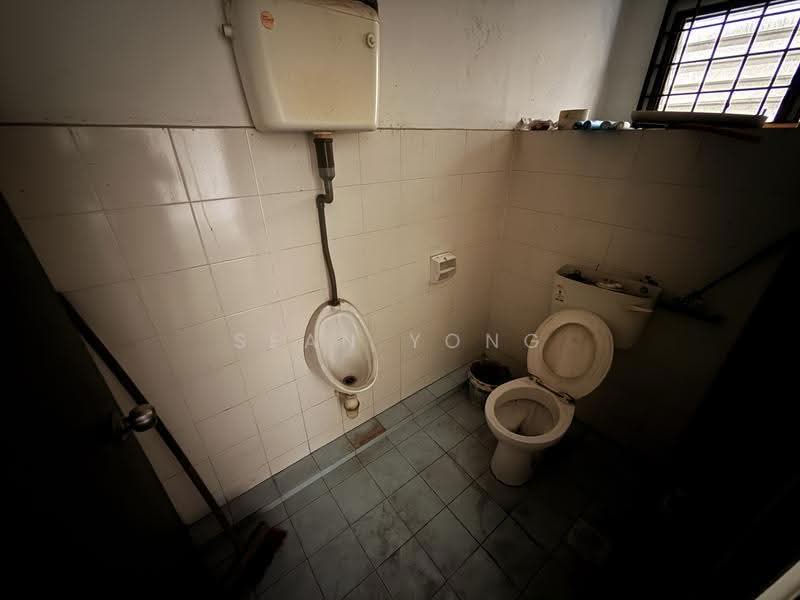 Kedai untuk Disewa di Damansara Damai (Damansara Damai) - Sean Yong - Bathroom - PropertyGuru.com.my