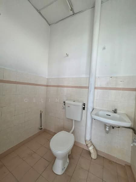 2-storey Terraced House for Sale in Taman Merdeka Jaya (Batu Berendam) - Celine Chen - Bathroom - PropertyGuru.com.my
