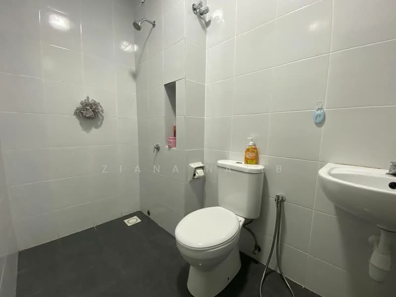 Rumah Bandar untuk Dijual di Eco Grandeur (Puncak Alam) - Ziana Najib - Bathroom - PropertyGuru.com.my