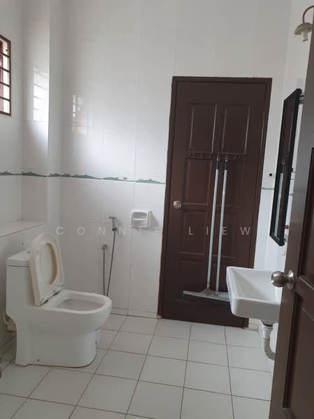 Rumah Teres 2 Tingkat untuk Disewa di Putra Heights (Subang Jaya) - Connie Liew - Bathroom - PropertyGuru.com.my