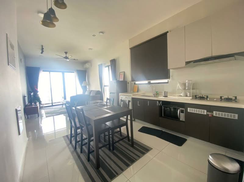 Kondominium untuk Dijual di Kings Bay @ Country Garden Danga Bay - Yuzhi Lim - Living Room - PropertyGuru.com.my