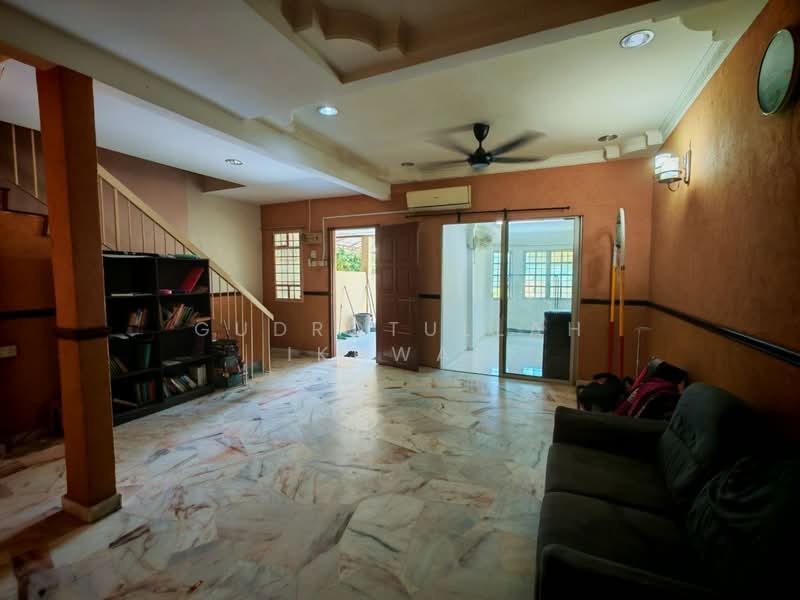 Rumah Teres 2 Tingkat untuk Dijual di Kajang (Selangor) - Gudrotullah Ikhwan - Living Room - PropertyGuru.com.my