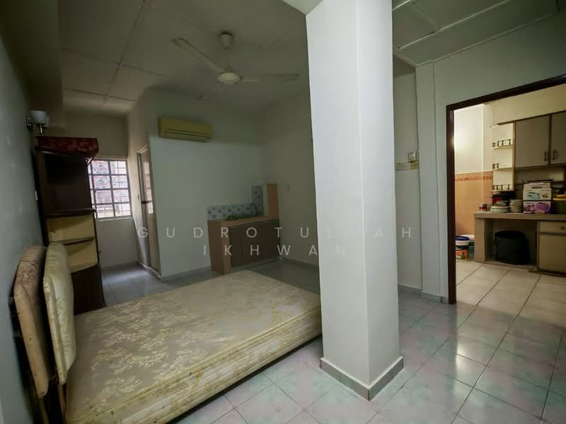 Rumah Teres 2 Tingkat untuk Dijual di Kajang (Selangor) - Gudrotullah Ikhwan - Kitchen - PropertyGuru.com.my