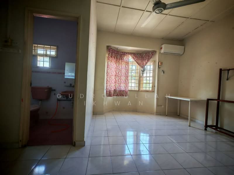 Rumah Teres 2 Tingkat untuk Dijual di Kajang (Selangor) - Gudrotullah Ikhwan - Bathroom - PropertyGuru.com.my