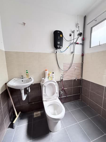 Condominium for Sale at Hillcity - Qazin Khoo - Bathroom - PropertyGuru.com.my