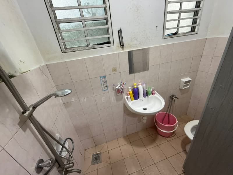 Rumah Teres 2 Tingkat untuk Dijual di Ukay Bistari (Ulu Kelang) - Daniel Chin - Bathroom - PropertyGuru.com.my