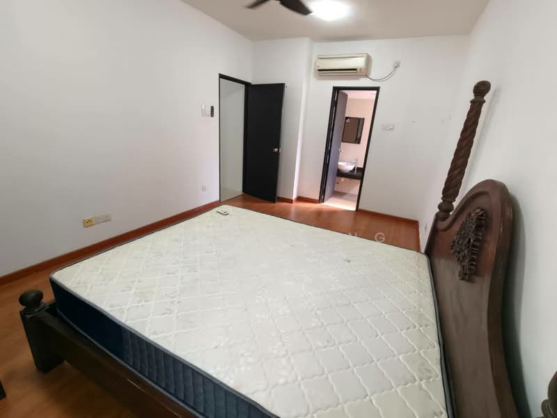 Pangsapuri untuk Dijual di Larkin Residence (Phase Three) - Pauline Ng - Bedroom - PropertyGuru.com.my