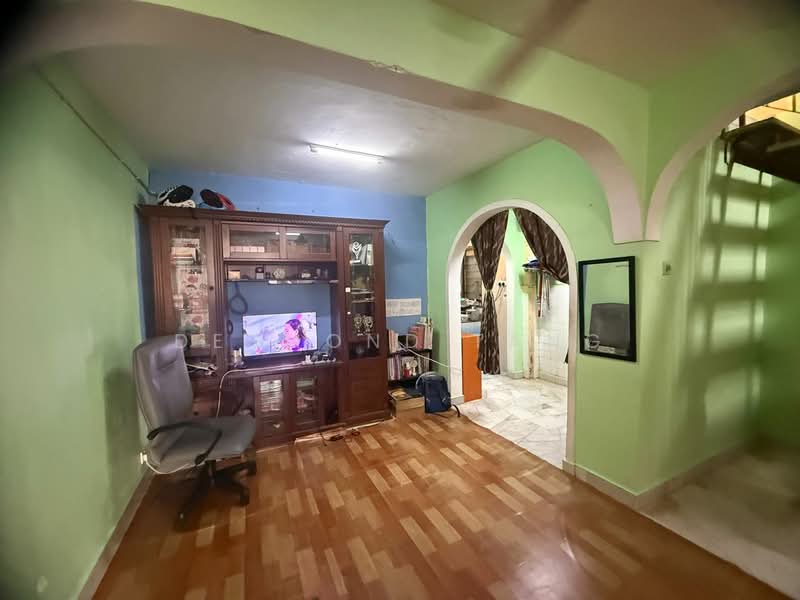 2-storey Terraced House for Sale in Batu Caves (Kuala Lumpur) - Desmond Tang - Living Room - PropertyGuru.com.my