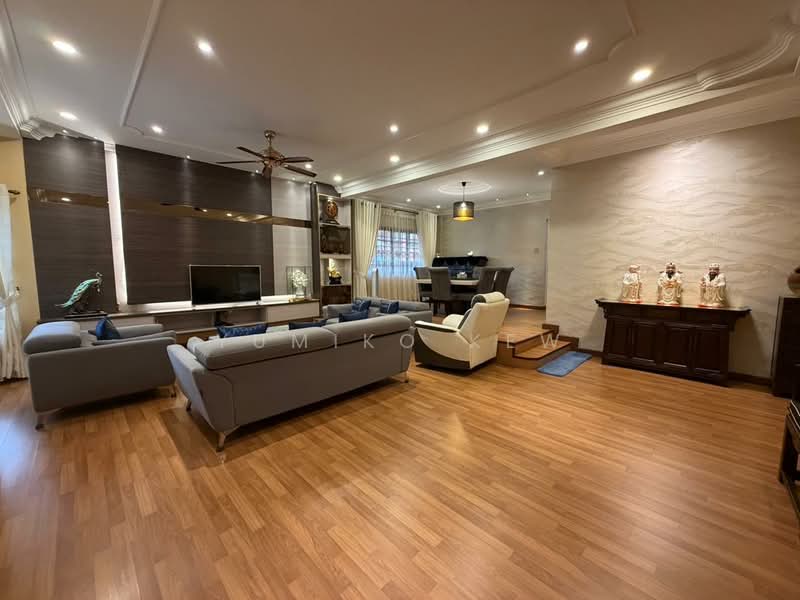 Rumah Teres 2 Tingkat untuk Dijual di Bandar Sungai Long (Selangor) - Yumiko Kew - Living Room - PropertyGuru.com.my