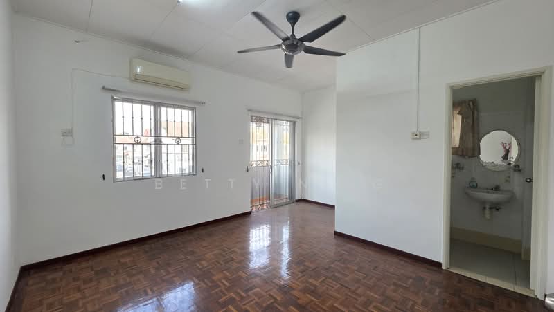 2-storey Terraced House for Sale in Setia Impian (Setia Alam) - Betty Ning - Living Room - PropertyGuru.com.my