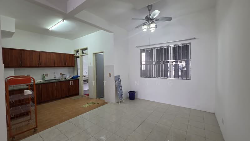 2-storey Terraced House for Sale in Setia Impian (Setia Alam) - Betty Ning - Kitchen - PropertyGuru.com.my