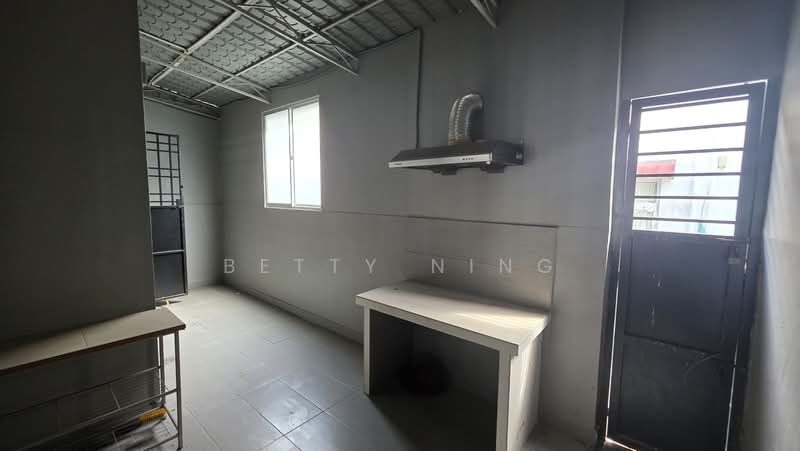 2-storey Terraced House for Sale in Setia Impian (Setia Alam) - Betty Ning - Kitchen - PropertyGuru.com.my
