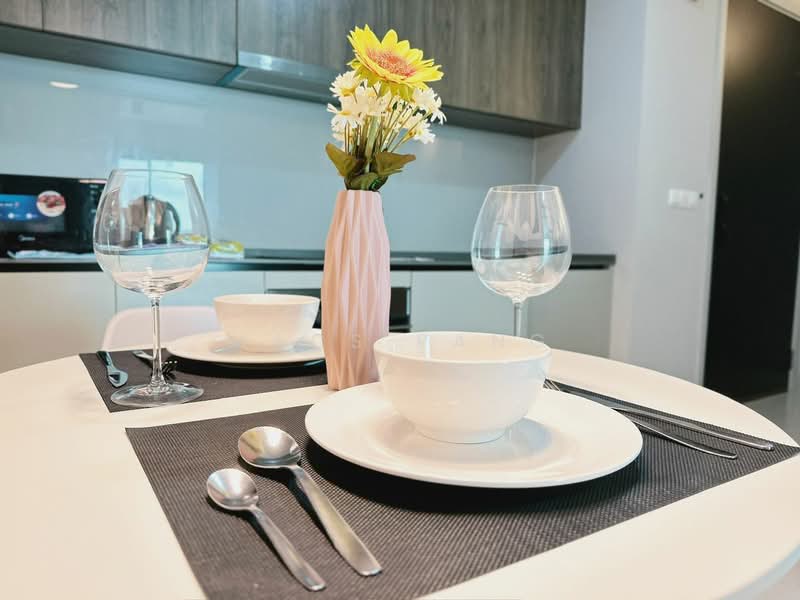 Servis Apartment untuk Disewa di Datum Jelatek (LINQ Sky Residence) - Macs Pang - Dining Room - PropertyGuru.com.my