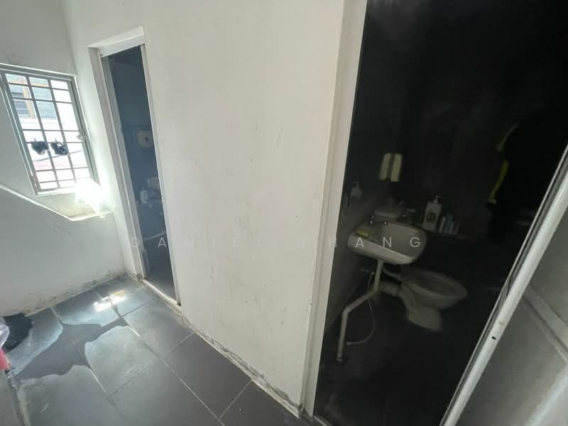 Shop / Office for Rent in George Town (Penang) - Daniel Phang - Bathroom - PropertyGuru.com.my