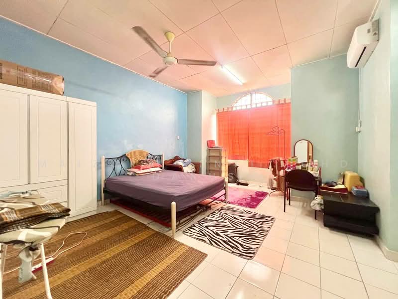 Rumah Teres 2 Tingkat untuk Dijual di Taman Pelangi Semenyih (Semenyih) - Maizura binti Mohd Darus - Bedroom - PropertyGuru.com.my