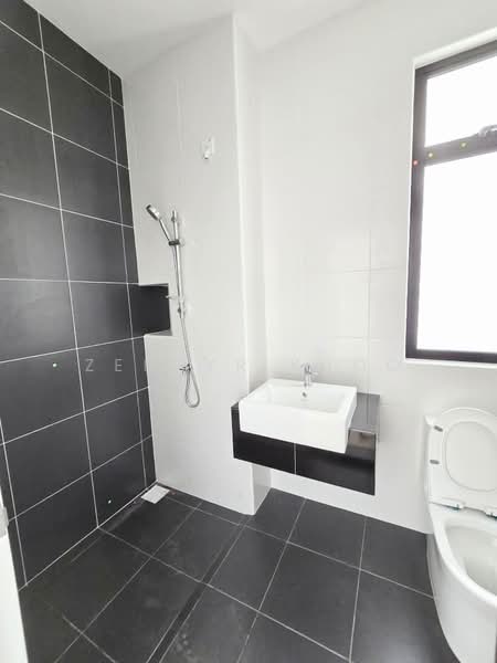 Rumah Kluster untuk Dijual di Eco Botanic (Iskandar Puteri (Nusajaya)) - Zephyr Khoo - Bathroom - PropertyGuru.com.my