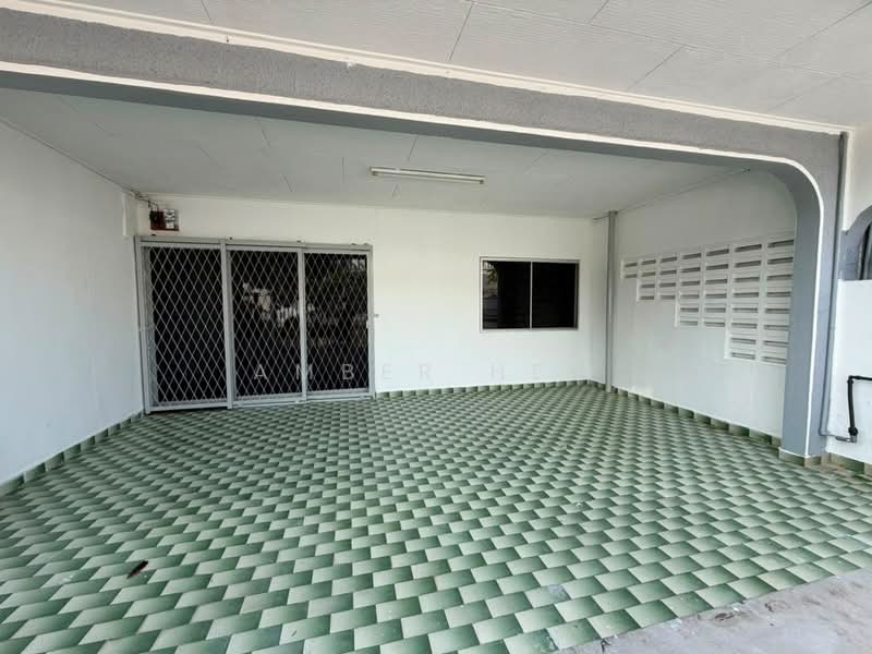 Rumah Teres 1 Tingkat untuk Dijual di Taman Johor (Tampoi) - Amber Hew - Exterior - PropertyGuru.com.my