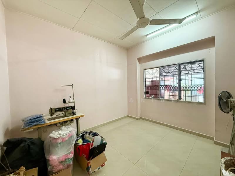 Terraced House for Sale in Klang (Selangor) - Megat Danial - PropertyGuru.com.my