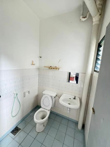 Rumah Teres 2 Tingkat untuk Dijual di Bandar Sri Damansara (Selangor) - Louis Foong - Bathroom - PropertyGuru.com.my
