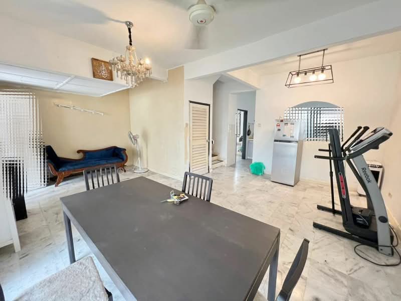Rumah Teres 2 Tingkat untuk Dijual di Bandar Sri Damansara (Selangor) - Louis Foong - Living Room - PropertyGuru.com.my
